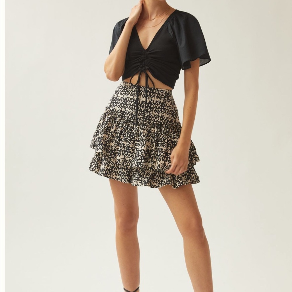 Anthropologie (Maeve) Black Crop Top with Flutter Sleeves and tie cinch - Picture 2 of 6